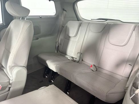 Used 2016 Kia Sedona LX w/ LX Convenience Package FWD image 22