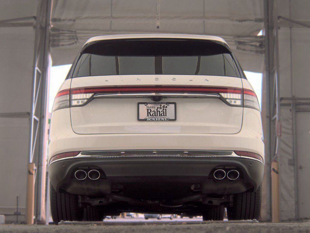 Used 2020 Lincoln Aviator Reserve w/ Equipment Group 201A AWD/4WD image 3