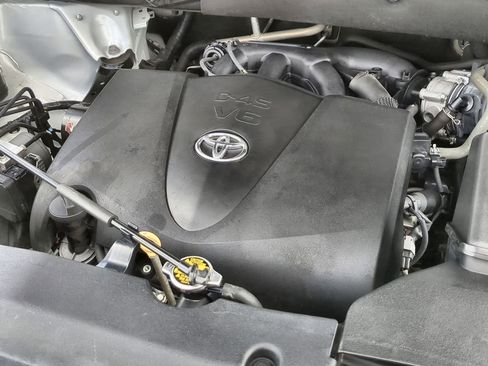 Used 2017 Toyota Highlander XLE image 29