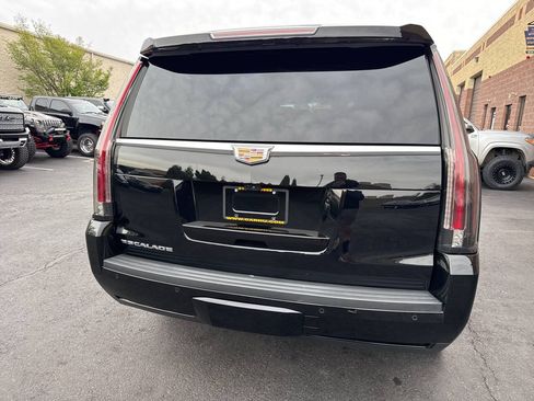 Used 2018 Cadillac Escalade Platinum AWD/4WD image 20