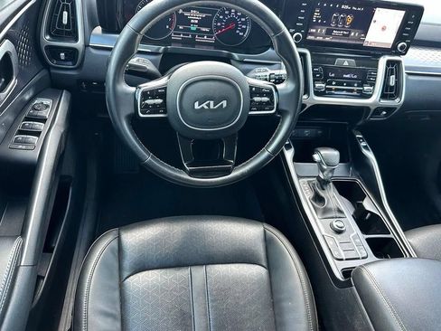 Used 2022 Kia Sorento S FWD image 8