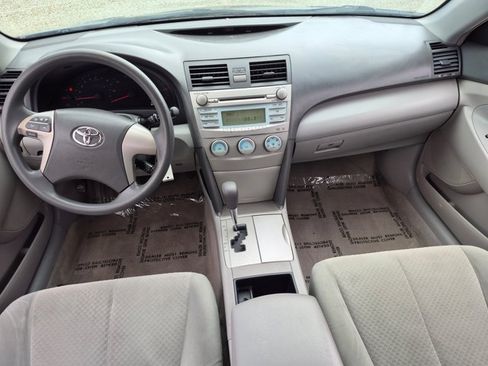 Used 2009 Toyota Camry LE FWD image 18