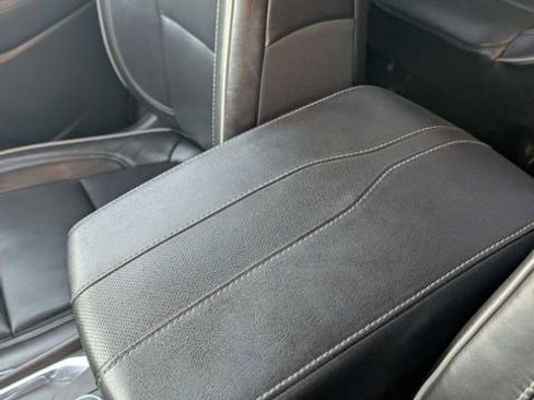 Used 2021 Chevrolet Traverse High Country AWD/4WD image 49