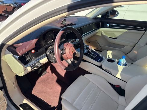 Used 2023 Porsche Panamera image 5