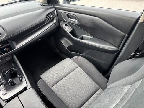 Used 2024 Nissan Rogue SV FWD image 14