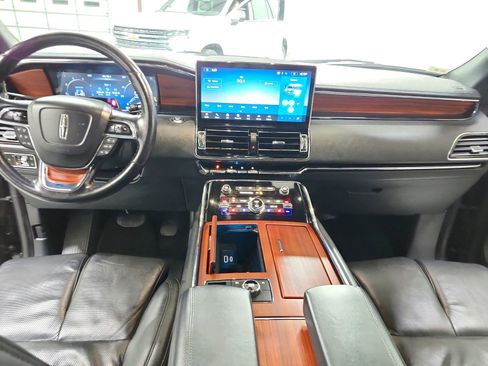 Used 2024 Lincoln Navigator Reserve image 26