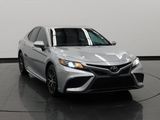 Used 2022 Toyota Camry SE image 2