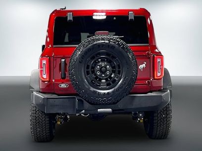 New 2026 Ford Bronco Outer Banks w/ Sasquatch Package