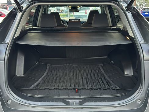 Used 2021 Toyota RAV4 XLE w/ Convenience Package FWD image 19