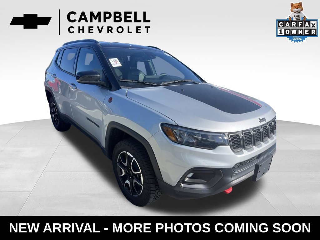 Used 2025 Jeep Compass Trailhawk AWD/4WD image 7