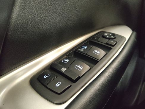 Used 2020 Dodge Journey SE w/ SE Popular Equipment Group FWD image 27