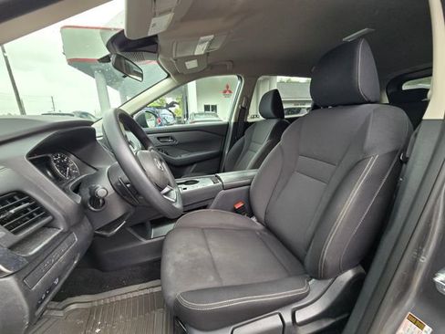 Used 2024 Nissan Rogue S image 4