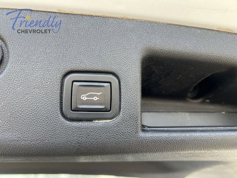 Used 2020 Chevrolet Equinox Premier AWD/4WD image 12