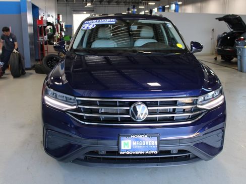 Used 2024 Volkswagen Tiguan SE AWD/4WD image 2