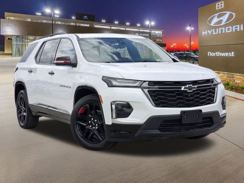 Used 2023 Chevrolet Traverse Premier w/ Redline Edition FWD image 3