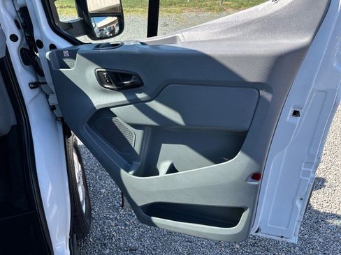 Used 2019 Ford Transit 250 130 Low Roof RWD image 29