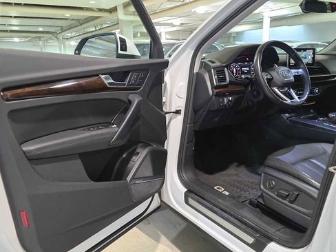 Used 2019 Audi Q5 Prestige w/ Prestige Package image 19