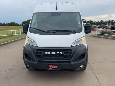 Used 2025 RAM ProMaster 2500 w/ Convenience Group FWD image 4