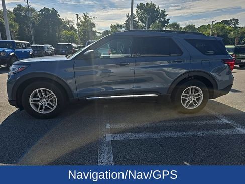 Certified 2025 Ford Explorer Active RWD image 4