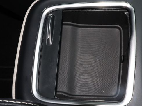 Used 2023 Chrysler Pacifica Touring-L FWD image 26