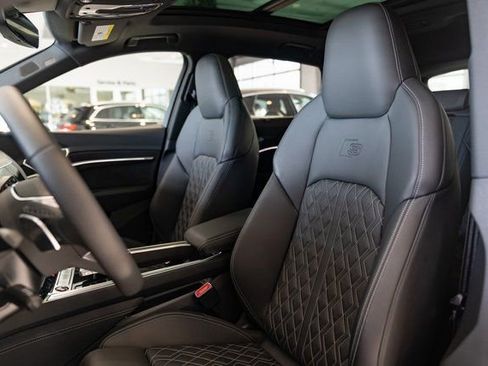 Used 2022 Audi e-tron S Prestige image 10