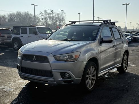 Used 2011 Mitsubishi Outlander Sport SE image 3