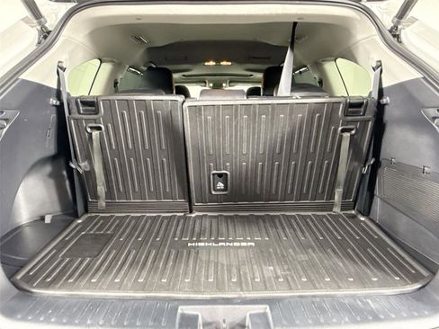 Certified 2022 Toyota Highlander XLE image 49