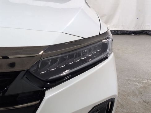 Used 2022 Honda Accord Sport image 11