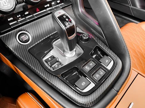 Used 2019 Jaguar F-TYPE SVR image 25