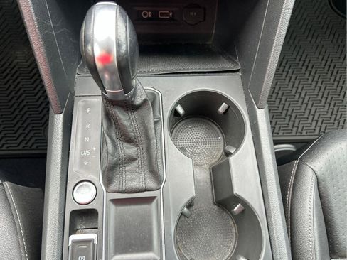 Used 2019 Volkswagen Atlas SE w/ Towing Package FWD image 18