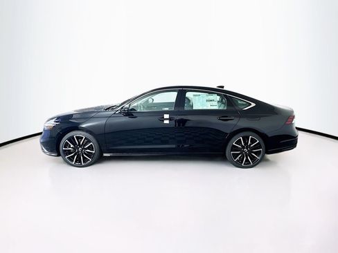 Used 2024 Honda Accord Touring image 3