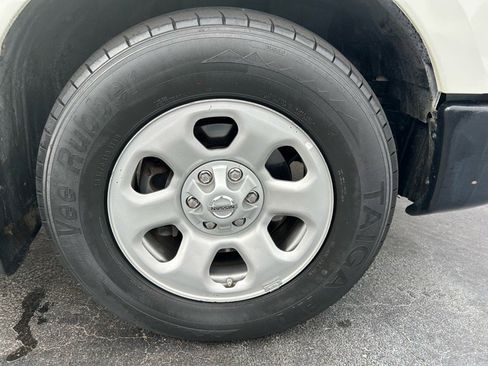 Used 2019 Nissan Titan S image 32