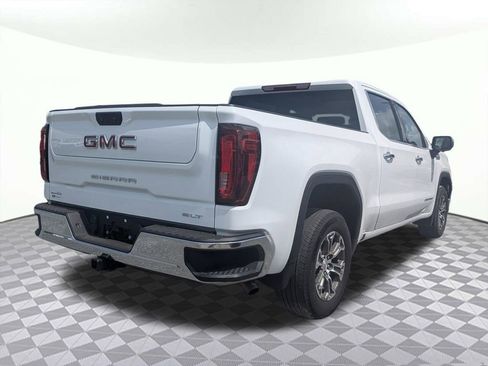 Used 2025 GMC Sierra 1500 SLT image 3