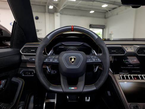 Used 2024 Lamborghini Urus Performante AWD/4WD image 64