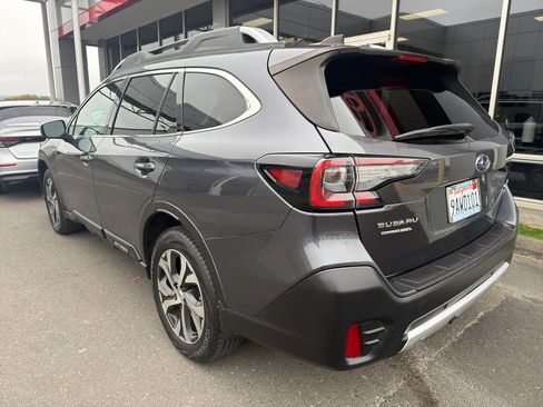 Used 2022 Subaru Outback Touring AWD/4WD image 10