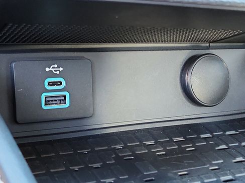 Used 2024 Ford Mustang GT Premium image 18