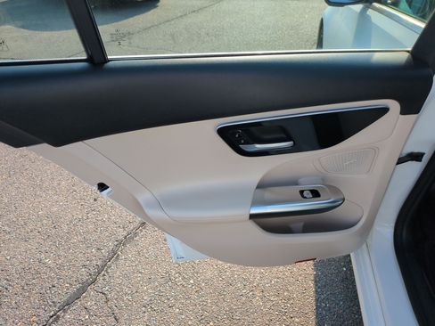 Certified 2024 Mercedes-Benz C 300 4MATIC Sedan image 28