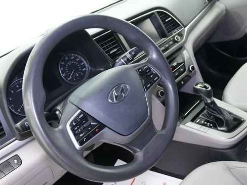 Used 2017 Hyundai Elantra SE FWD image 12