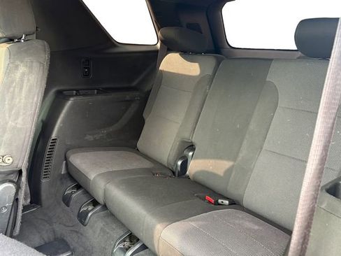 Used 2023 Chevrolet Traverse LT w/ LPO, Cargo Package FWD image 21