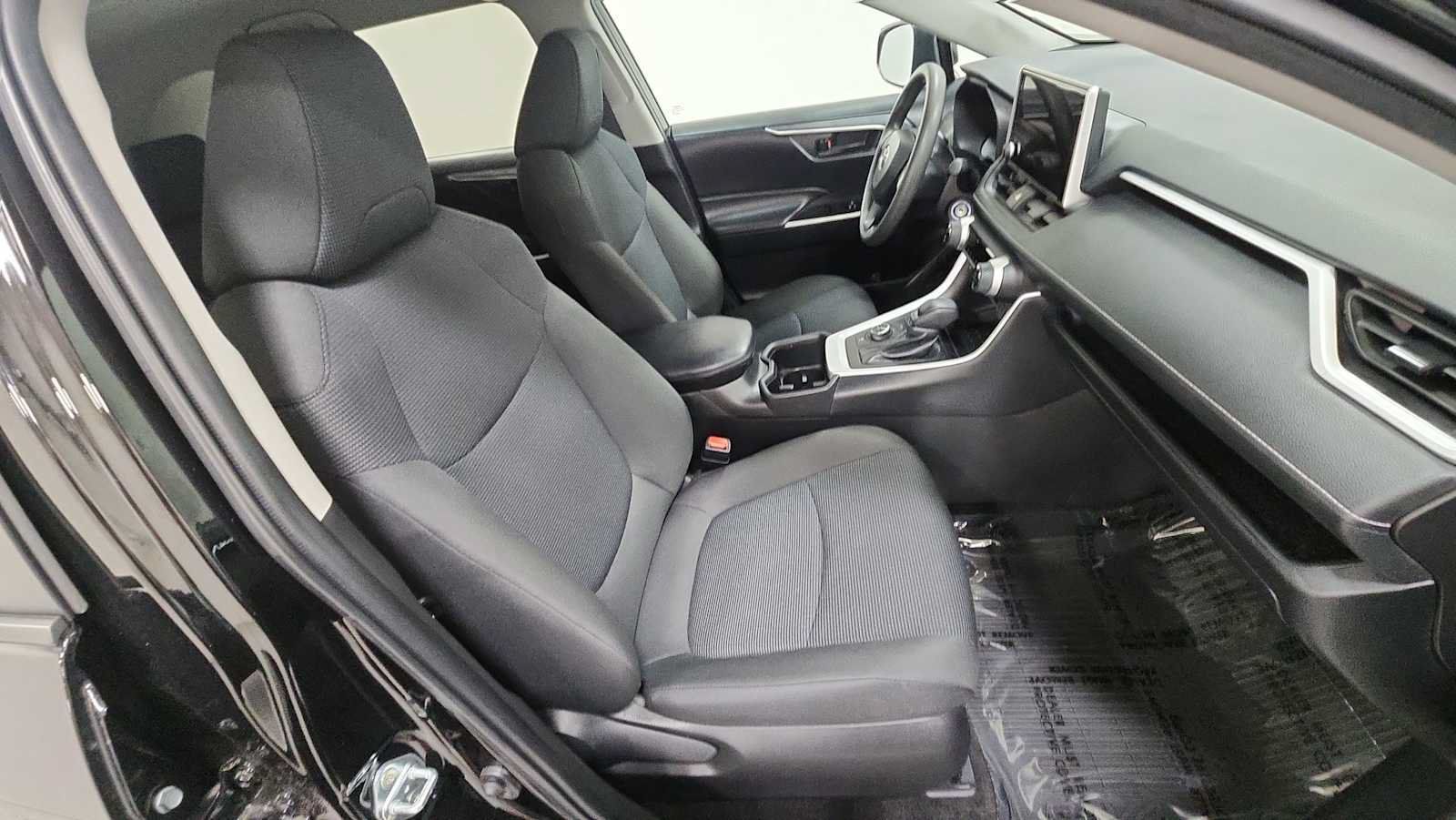Certified 2024 Toyota RAV4 LE AWD/4WD image 29