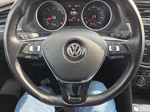 Used 2018 Volkswagen Tiguan SE image 21