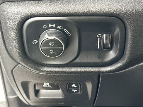 Used 2023 RAM 1500 Big Horn image 24