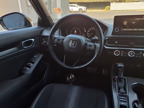 Used 2025 Honda Civic Sport image 25