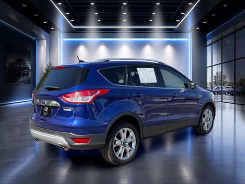Used 2016 Ford Escape Titanium FWD image 4
