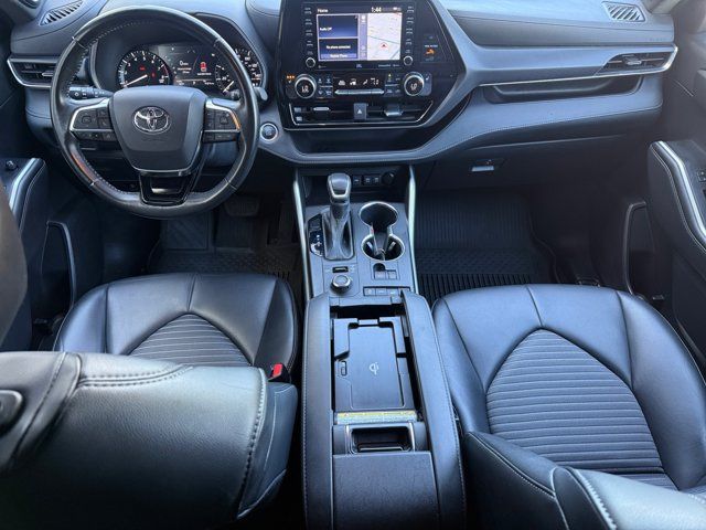 Used 2021 Toyota Highlander XSE AWD/4WD image 13