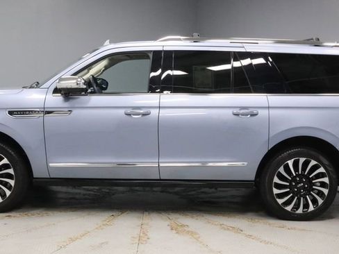 Used 2024 Lincoln Navigator L Black Label AWD/4WD image 9