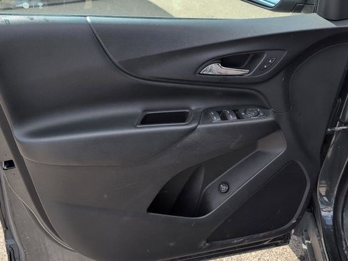 Used 2018 Chevrolet Equinox LT FWD image 18