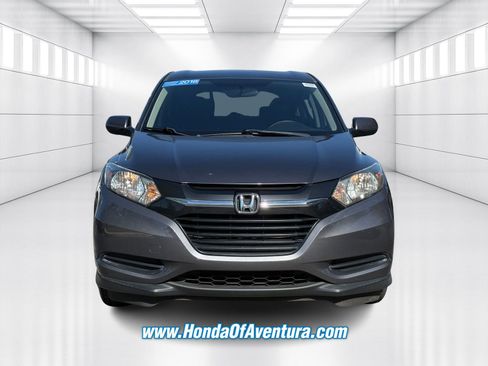 Certified 2018 Honda HR-V LX image 2