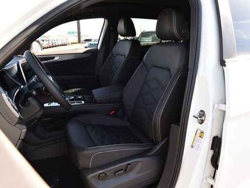 New 2026 Volkswagen Atlas Cross Sport SE image 19