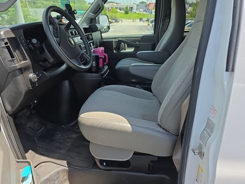 Used 2019 Chevrolet Express 3500 LT w/ LT Preferred Equipment Group RWD image 3